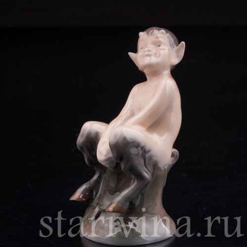Фарфоровая фигурка Фавн на пне, Royal Copenhagen, Дания, 1962 год.