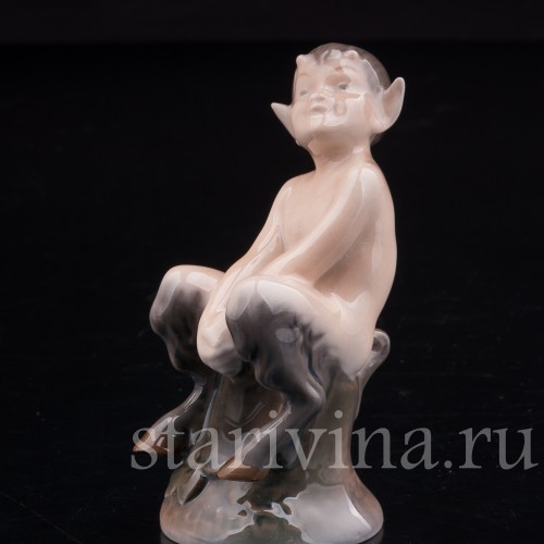 Фарфоровая фигурка Фавн на пне, Royal Copenhagen, Дания, 1962 год.