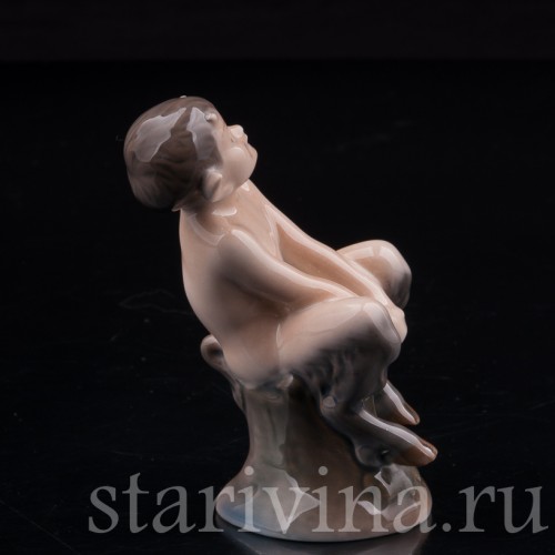 Фарфоровая фигурка Фавн на пне, Royal Copenhagen, Дания, 1962 год.