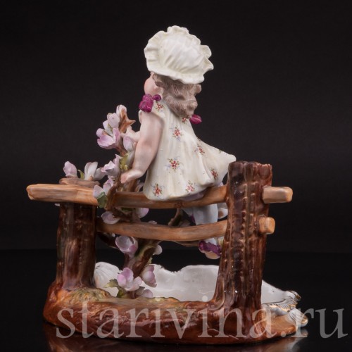 Фарфоровая статуэтка Девочка в цветах, Sitzendorf, Германия, 19 в.
