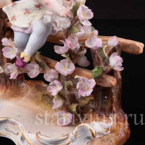 Фарфоровая статуэтка Девочка в цветах, Sitzendorf, Германия, 19 в.