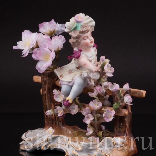 Фарфоровая статуэтка Девочка в цветах, Sitzendorf, Германия, 19 в.