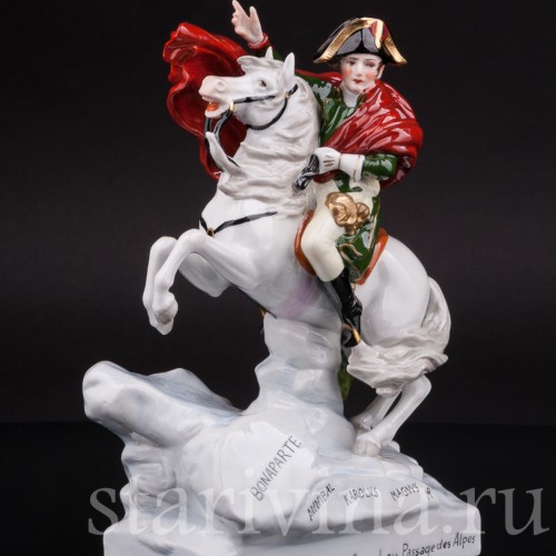 Фарфоровая статуэтка Наполеон Бонапарт на перевале Сен-Бернар, Scheibe-Alsbach, Германия, вт пол. 20 века.