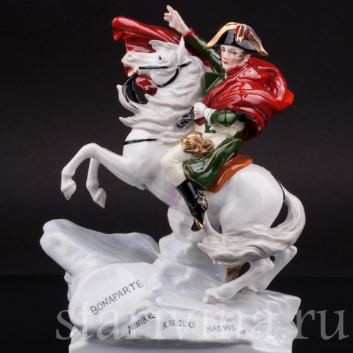 Фарфоровая статуэтка Наполеон Бонапарт на перевале Сен-Бернар, Scheibe-Alsbach, Германия, вт пол. 20 века.