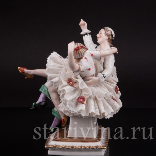 Композиция из фарфора Арлекин и Коломбина, кружевная, Ackermann & Fritze, Германия, перв. пол. 20 в.