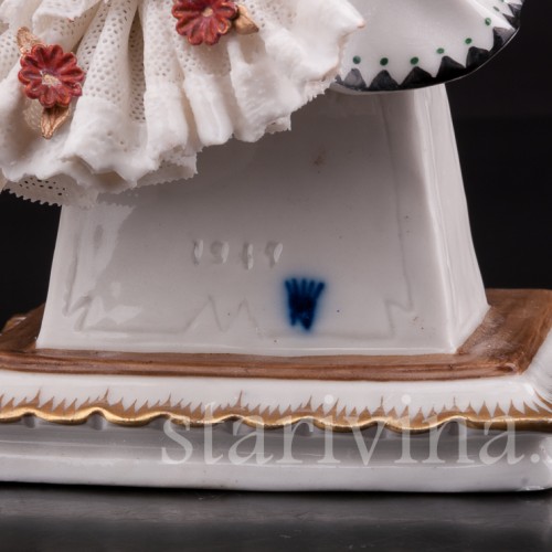 Композиция из фарфора Арлекин и Коломбина, кружевная, Ackermann & Fritze, Германия, перв. пол. 20 в.