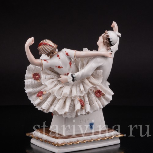 Композиция из фарфора Арлекин и Коломбина, кружевная, Ackermann & Fritze, Германия, перв. пол. 20 в.