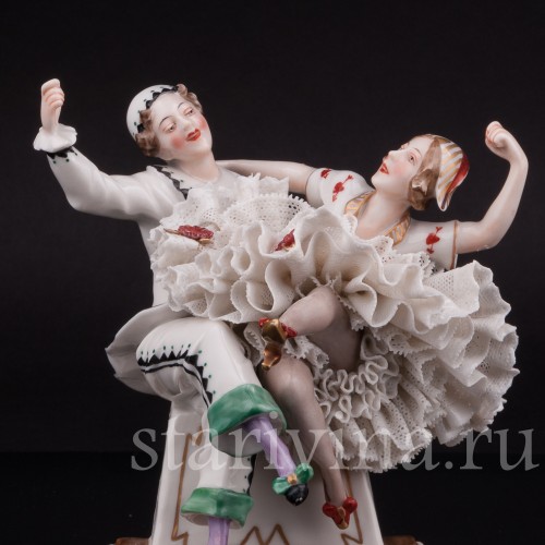 Композиция из фарфора Арлекин и Коломбина, кружевная, Ackermann & Fritze, Германия, перв. пол. 20 в.