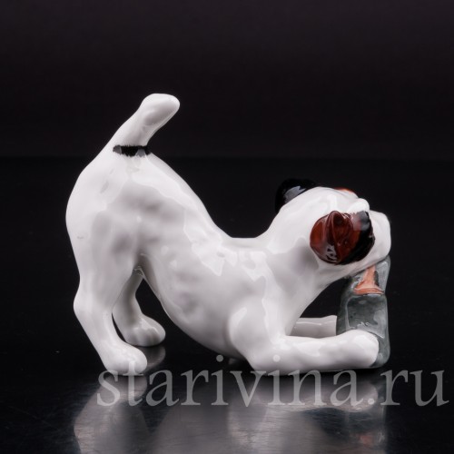 Фарфоровая статуэтка собаки Джек рассел с туфлей, Royal Doulton, Великобритания, вт пол. 20 века.