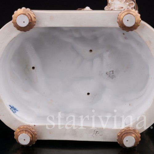 Композиция из фарфора Аллегория зимы, дети у костра, Karl Ens, Германия, 1900 гг.