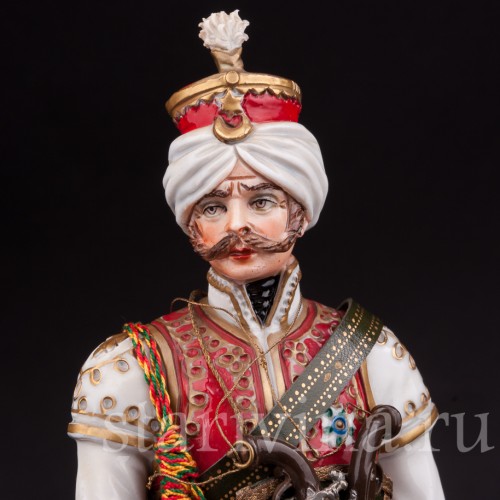 Фарфоровая статуэтка Капитан мамелюков императорской гвардии, 1813, Adrien Van Gerdinge, Франция, сер. 20 века.