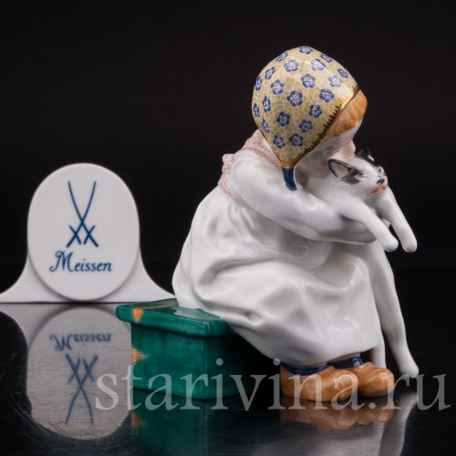 Фарфоровая статуэтка Девочка с кошкой Meissen, Германия.