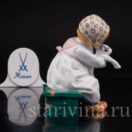 Фарфоровая статуэтка Девочка с кошкой Meissen, Германия.