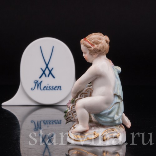 Статуэтка из фарфора Девочка с корзиной цветов, миниатюра, Meissen, Германия, сер. 19 - нач. 20 вв.