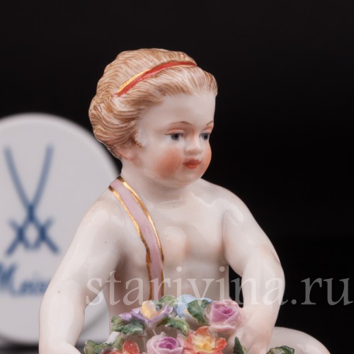 Статуэтка из фарфора Девочка с корзиной цветов, миниатюра, Meissen, Германия, сер. 19 - нач. 20 вв.