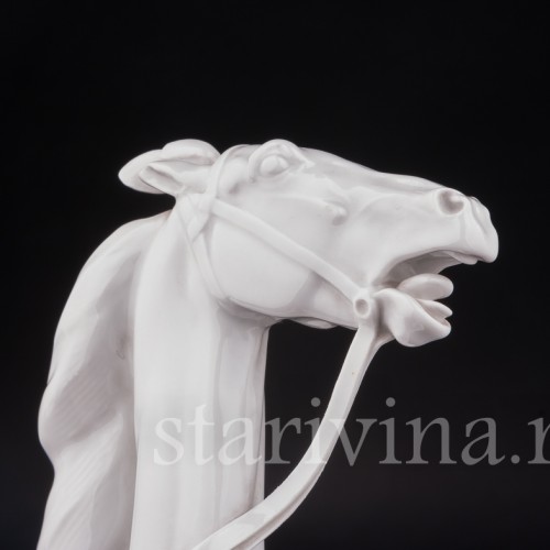 Кабинетная фарфоровая скульптура Укрощение коня, Meissen, Германия, 1965 г.