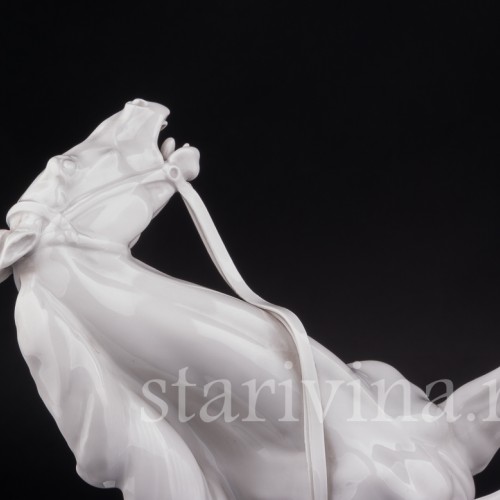 Кабинетная фарфоровая скульптура Укрощение коня, Meissen, Германия, 1965 г.