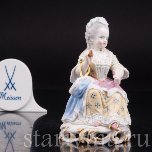 Фарфоровая статуэтка Девушка со шпулей, Meissen, Германия, сер. 19 - нач. 20 вв.