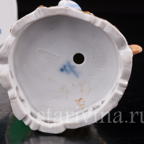 Фарфоровая статуэтка Девушка со шпулей, Meissen, Германия, сер. 19 - нач. 20 вв.