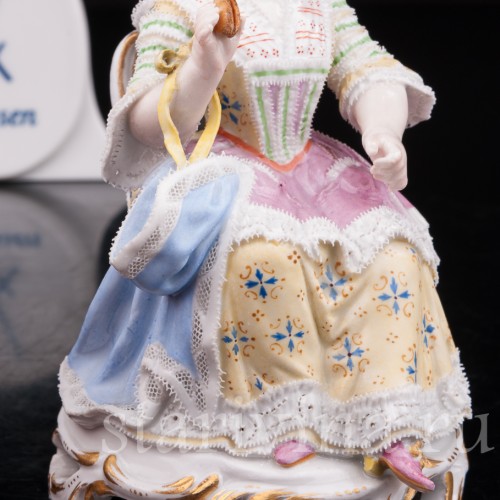 Фарфоровая статуэтка Девушка со шпулей, Meissen, Германия, сер. 19 - нач. 20 вв.