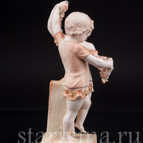 Статуэтка из фарфора Танцующие дети с гирляндой цветов, Ernst Wahliss, Австрия, Кон 19, нач. 20 вв.