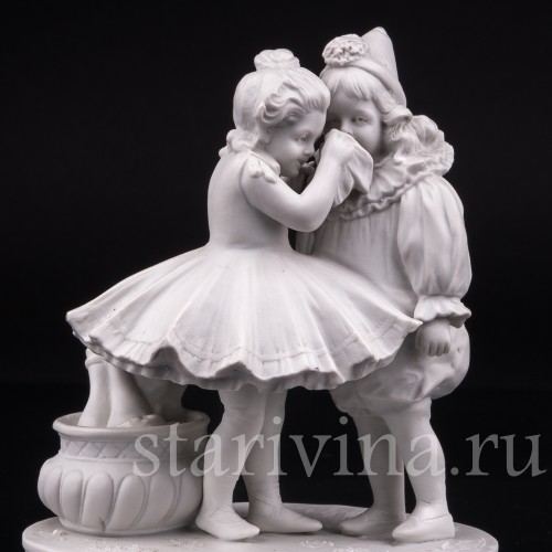Фарфоровая статуэтка Пьеро и Коломбина Volkstedt, Германия, Кон 19, нач. 20 вв.
