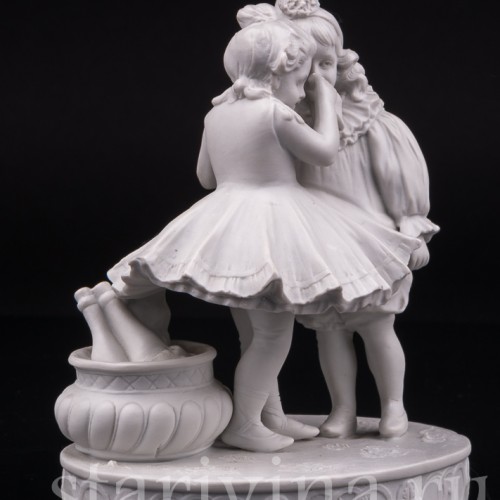 Фарфоровая статуэтка Пьеро и Коломбина Volkstedt, Германия, Кон 19, нач. 20 вв.