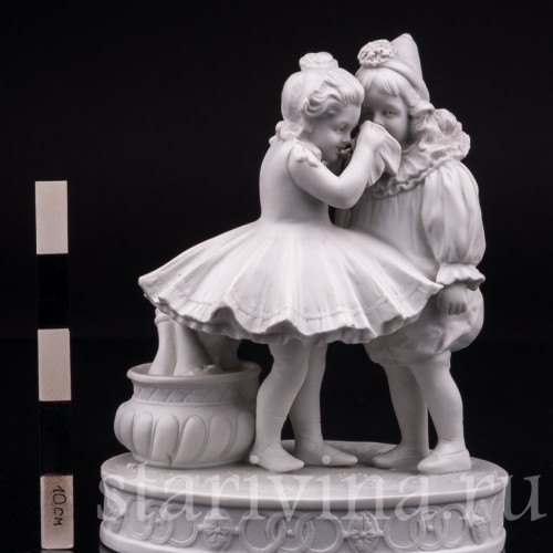 Фарфоровая статуэтка Пьеро и Коломбина Volkstedt, Германия, Кон 19, нач. 20 вв.