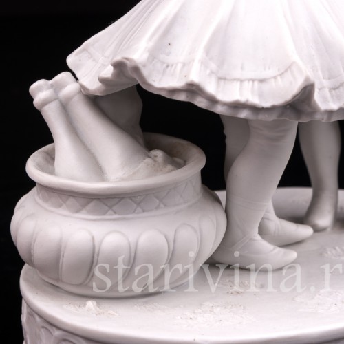 Фарфоровая статуэтка Пьеро и Коломбина Volkstedt, Германия, Кон 19, нач. 20 вв.