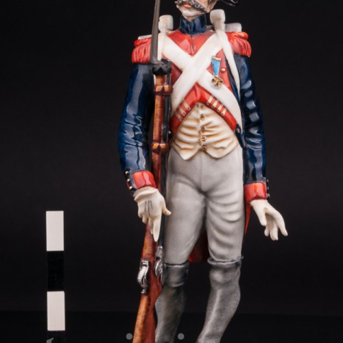 Статуэтка французского солдата из фарфора Ветеран, Capodimonte, Италия, пер. пол. 20 в.