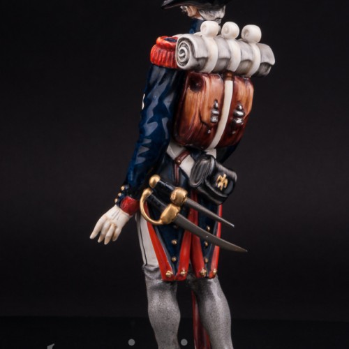 Статуэтка французского солдата из фарфора Ветеран, Capodimonte, Италия, пер. пол. 20 в.