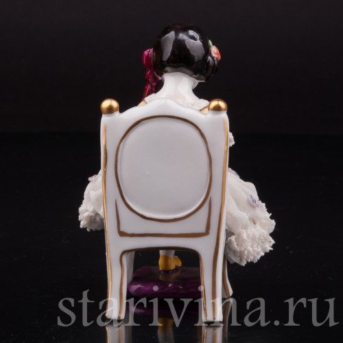 Фигурка из фарфора Читающая девочка, кружевная, миниатюра, Volkstedt, Германия, нач. 20 в.