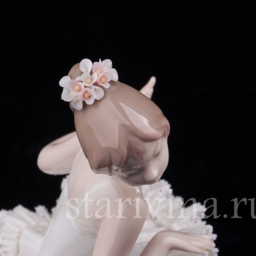 Фигурка из фарфора Балерина на стуле, кружевная, Lladro, Испания, 1987 г.