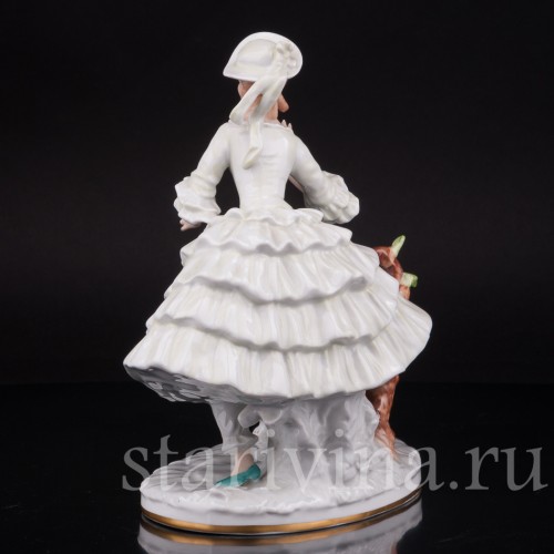 Фарфоровая статуэтка девушки с собакой Необычный почтальон, Wallendorf, Германия, 1960 гг.