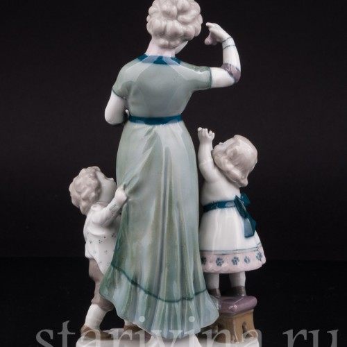 Фарфоровая статуэтка Миска с вишней, Goebel, Германия, нач. 20 в.