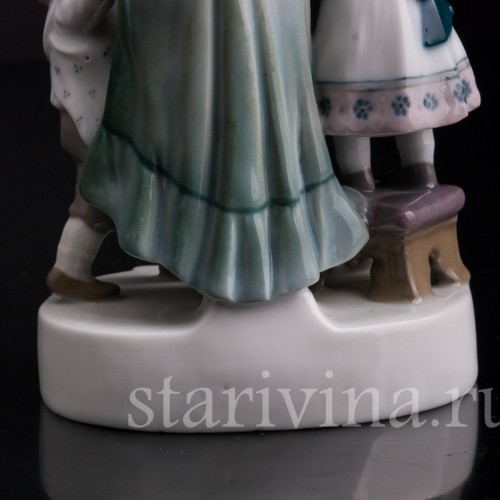 Фарфоровая статуэтка Миска с вишней, Goebel, Германия, нач. 20 в.