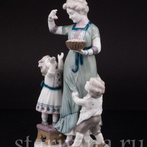 Фарфоровая статуэтка Миска с вишней, Goebel, Германия, нач. 20 в.