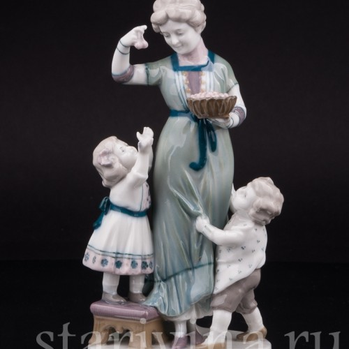 Фарфоровая статуэтка Миска с вишней, Goebel, Германия, нач. 20 в.