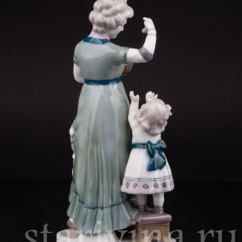 Фарфоровая статуэтка Миска с вишней, Goebel, Германия, нач. 20 в.