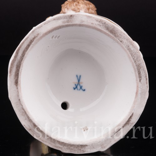 Фарфоровая статуэтка Купид, связывающий сердца, Meissen, Германия, кон. 19 - нач. 20 вв.
