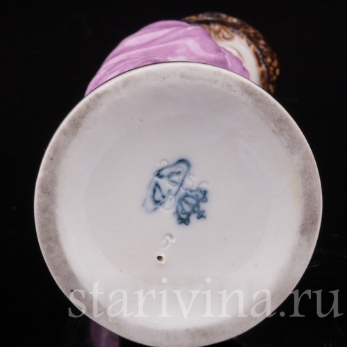 Фигурка из фарфора Аллегория зимы, Muller & Co, Германия, перв. пол. 20 в.