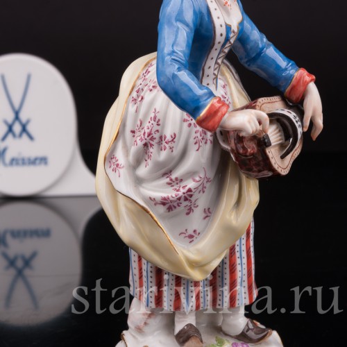 Фарфоровая статуэтка Девушка с колесной лирой, Cries de Paris, Meissen, Германия, 1962 год.