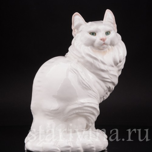 Фигурка кошки из фарфора Ангорская кошка, Nymphenburg, Германия.