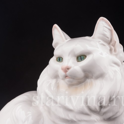 Фигурка кошки из фарфора Ангорская кошка, Nymphenburg, Германия.