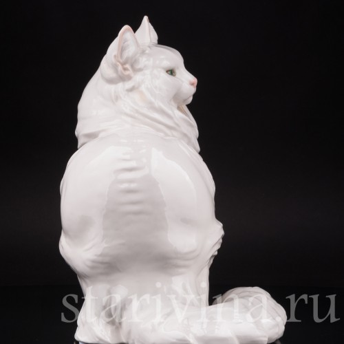 Фигурка кошки из фарфора Ангорская кошка, Nymphenburg, Германия.