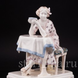 Фигурка из фаянса Утренний чай, Goldscheider, Австрия, 1900 гг.