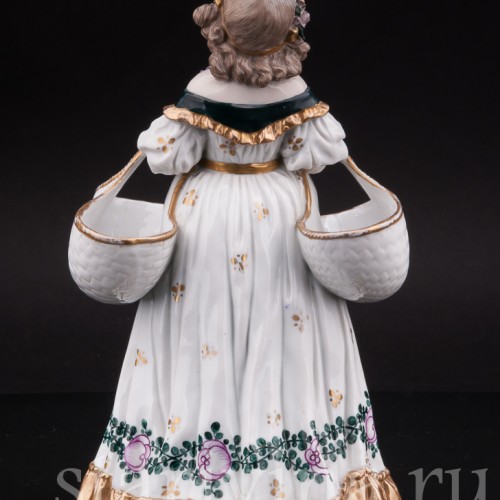 Девочка с двумя корзинами, Ernst Bohne Sohne, Германия