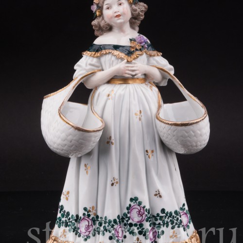 Девочка с двумя корзинами, Ernst Bohne Sohne, Германия