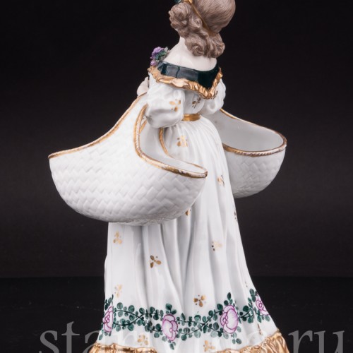 Девочка с двумя корзинами, Ernst Bohne Sohne, Германия