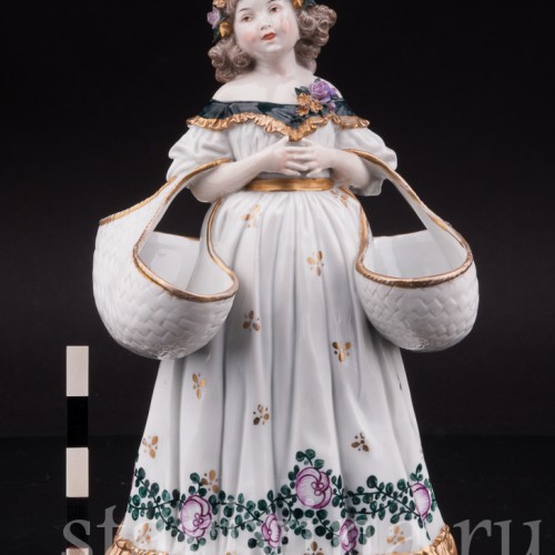 Девочка с двумя корзинами, Ernst Bohne Sohne, Германия